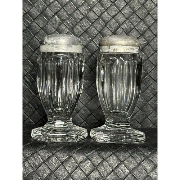 Ribbed Hoosier Cabinet Footed Salt & Pepper Shaker Set Clear Glass - Picture 1 of 9